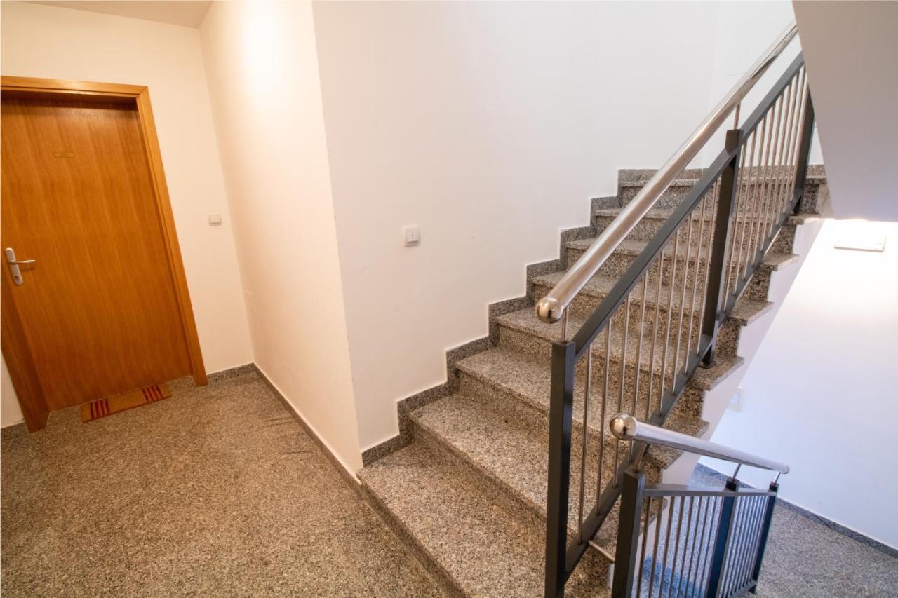 Apartment Damir With Balcony In Quiet Area Башка Экстерьер фото